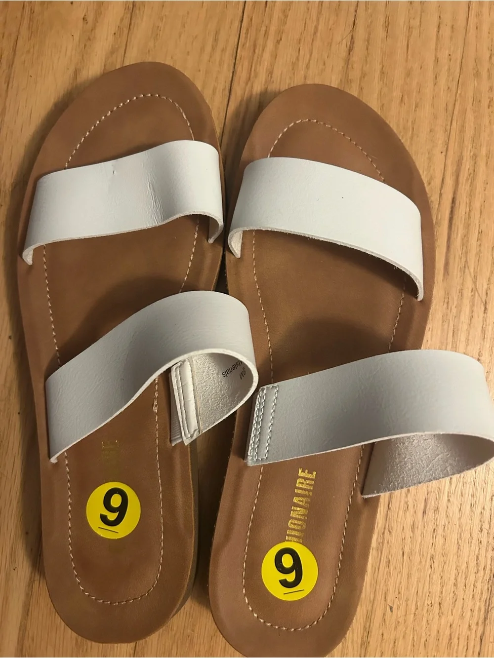 Cushionaire sandals women’s size 9